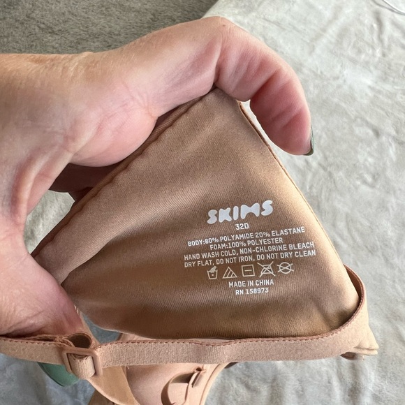 Two Skims bras 32D New - Picture 4 of 7